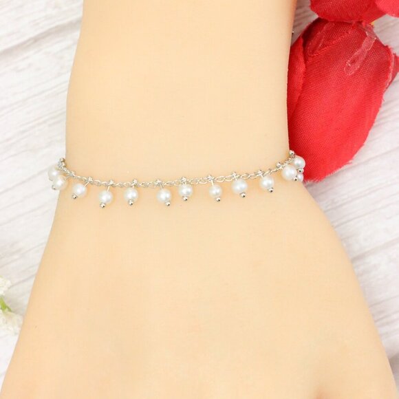 "Trendy Handmade Bracelet – A Thoughtful Gift for Girls & Women | UNVRC1716 - Picture 5 of 10